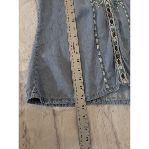 Reba Chambray Southwest Embroidered Cowgirl Festival Button Down Medium - Picture 4 of 8